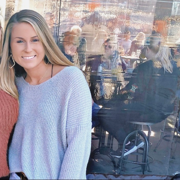 Meet your Posher, Carly - Picture 1 of 1